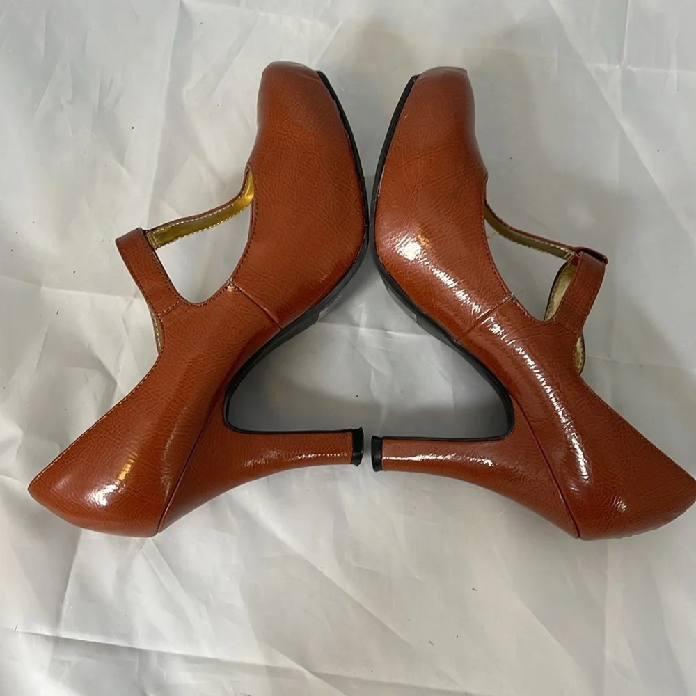 CHARLOTTE RUSSE Ashley Rusty Brown T-Strap Platform Pumps Shoes Heels Size 8 - Picture 4 of 14